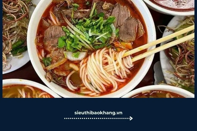 quán bún bò Sài Gòn Bến Ngự