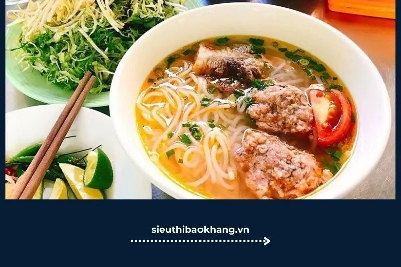 quán bún riêu Sài Gòn 75 Hòa Hưng